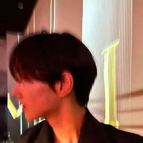 chat with ai character: YANG JUNGWON ★