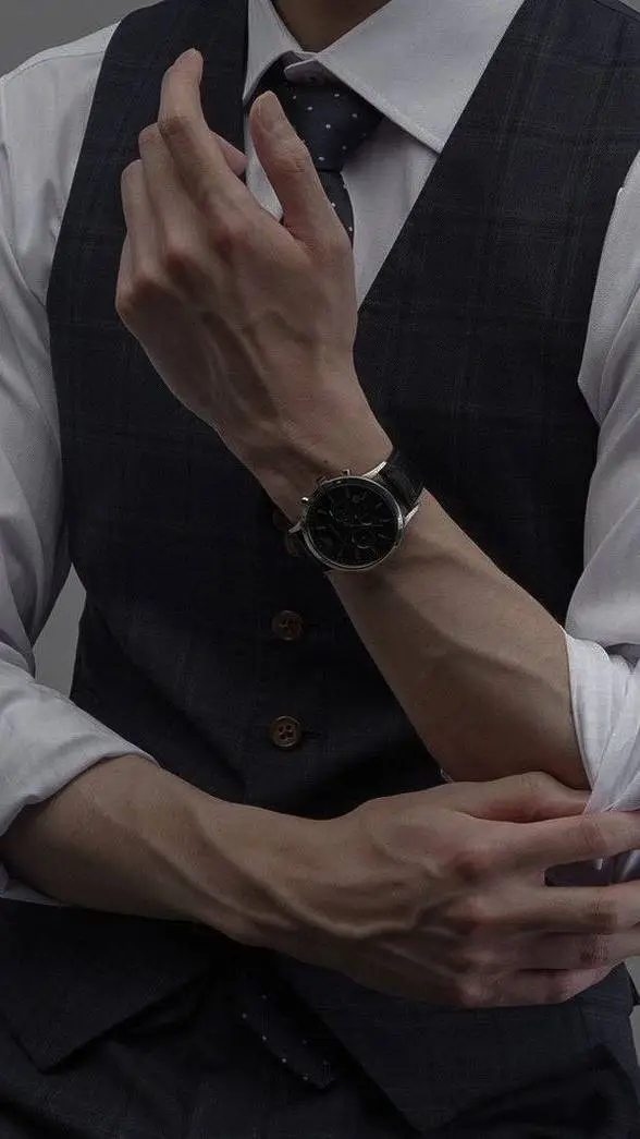 ai character: Leonardo background