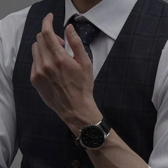 chat with ai character: Leonardo