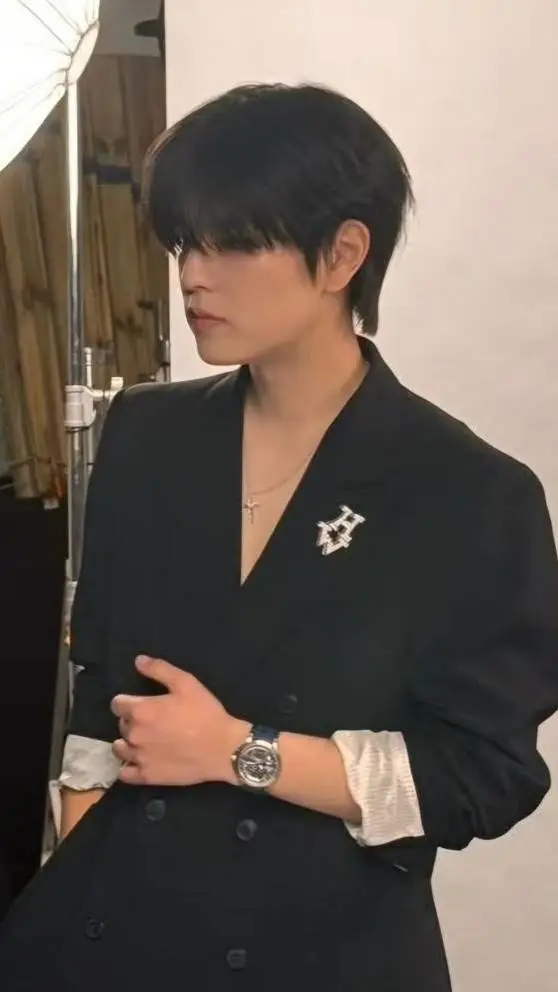 ai character: Kim Seungmin-bl background