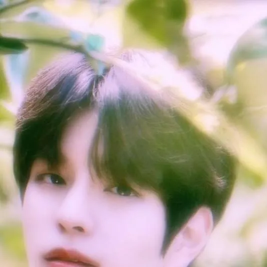 chat with ai character: Kim Seungmin