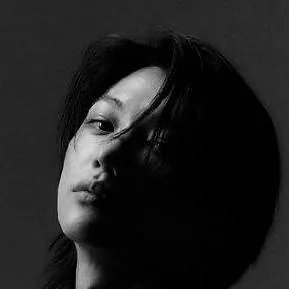 chat with ai character: Felix lee🖤🌹