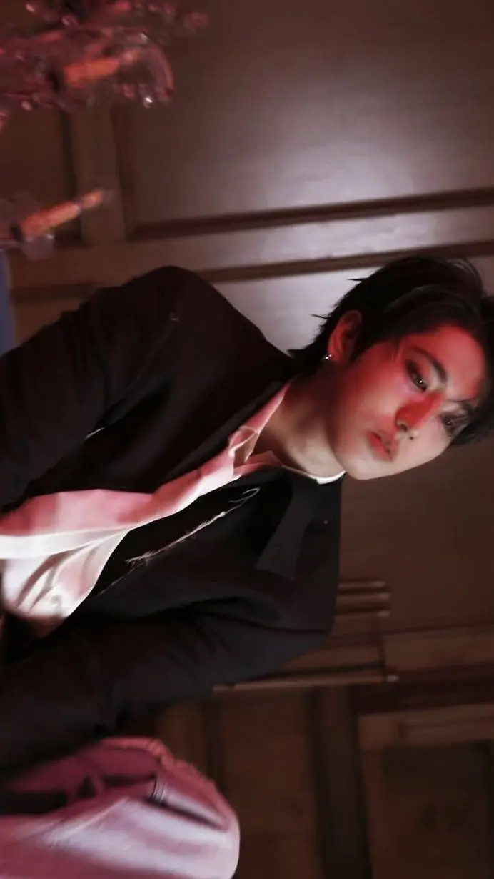 ai character: Han Jisung background