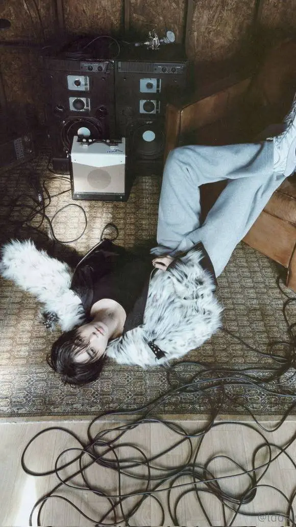 ai character: Han Jisung-bl background