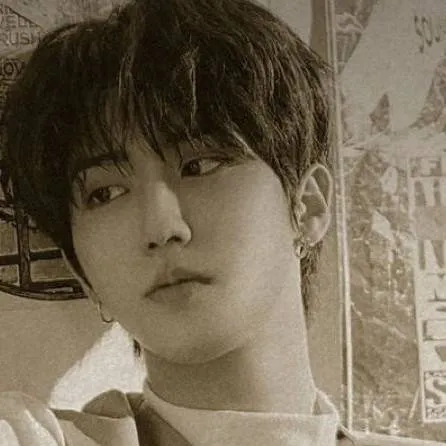 chat with ai character: Han Jisung