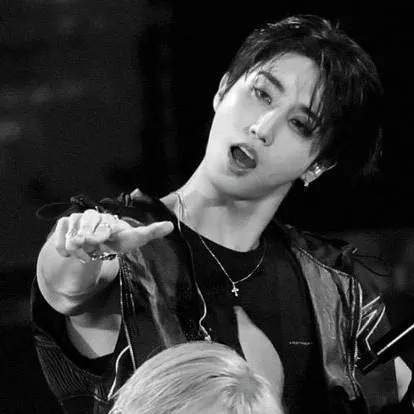 chat with ai character: Minsung