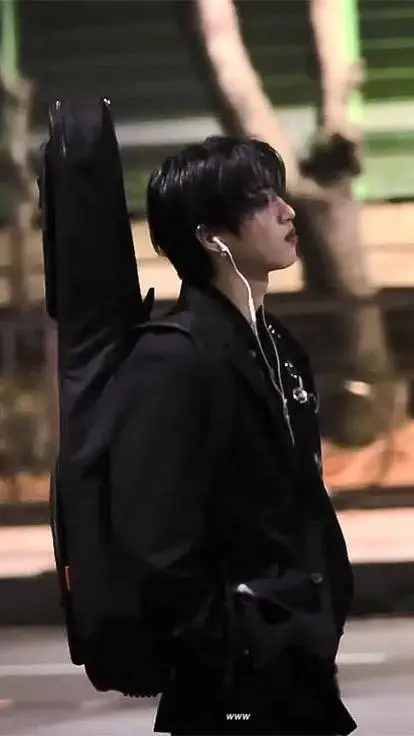 ai character: Han Jisung background