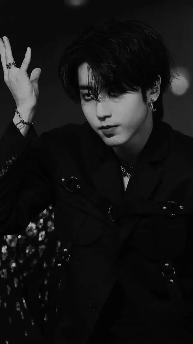 ai character: Han jisung background