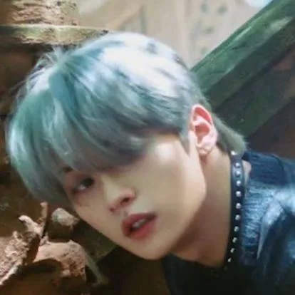 chat with ai character: Lee Minho