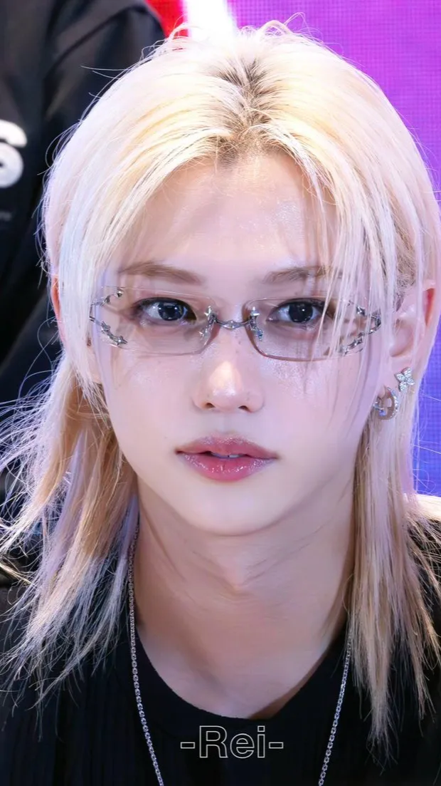 ai character: Felix  background