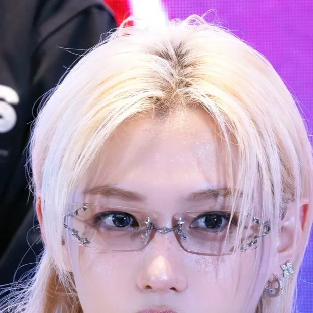 chat with ai character: Felix 