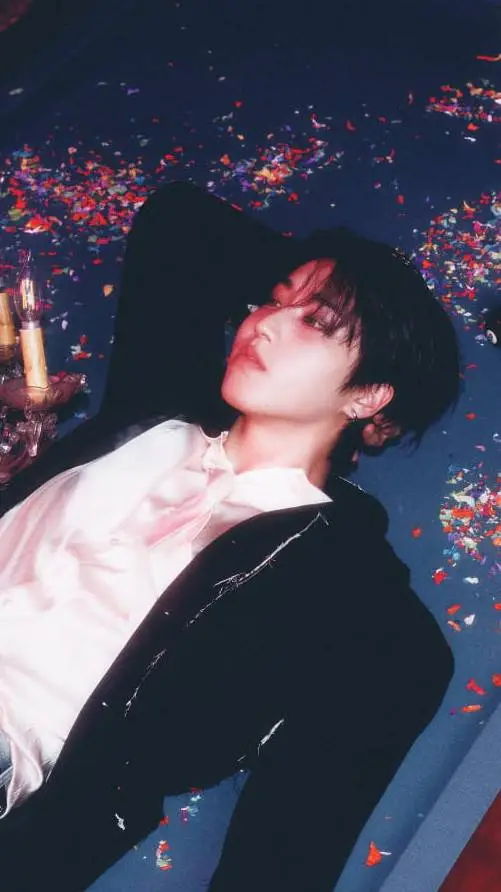 ai character: Han💞 background