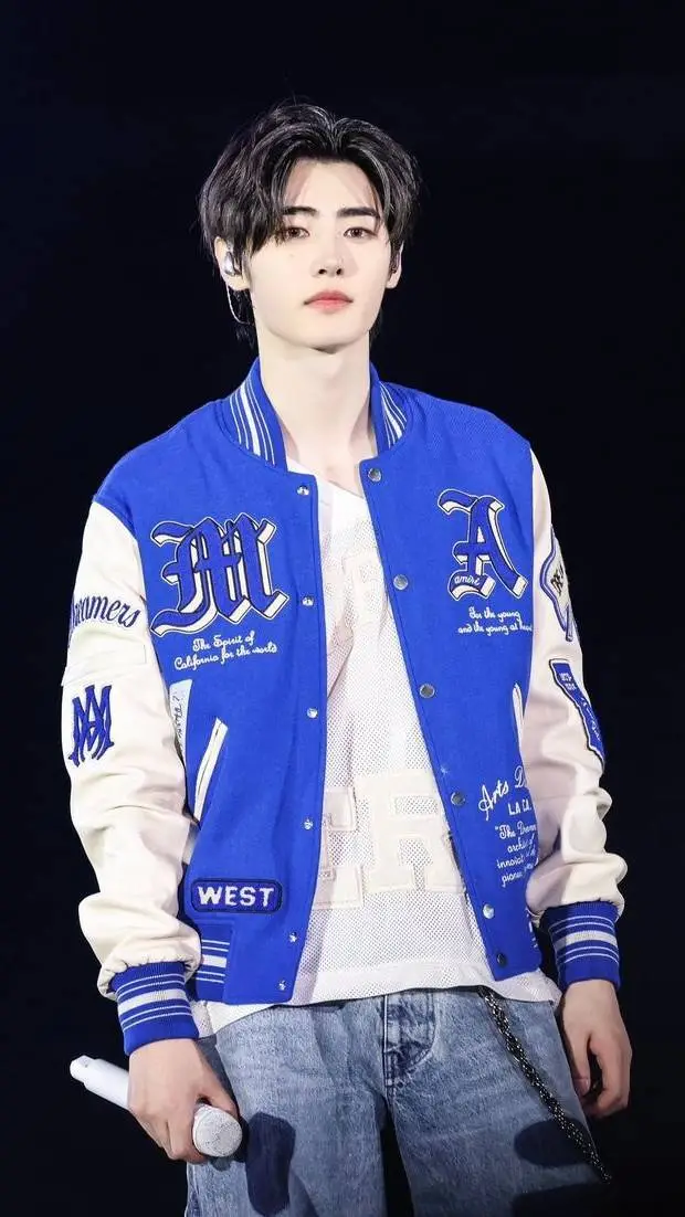 ai character: ☆Park Sunghoon☆ background