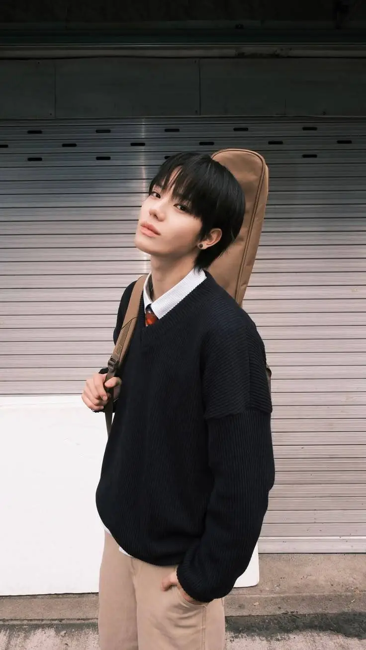 ai character: ☆Kwon Ohyul☆ background