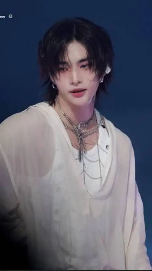 ai character: HYUNJIN  background