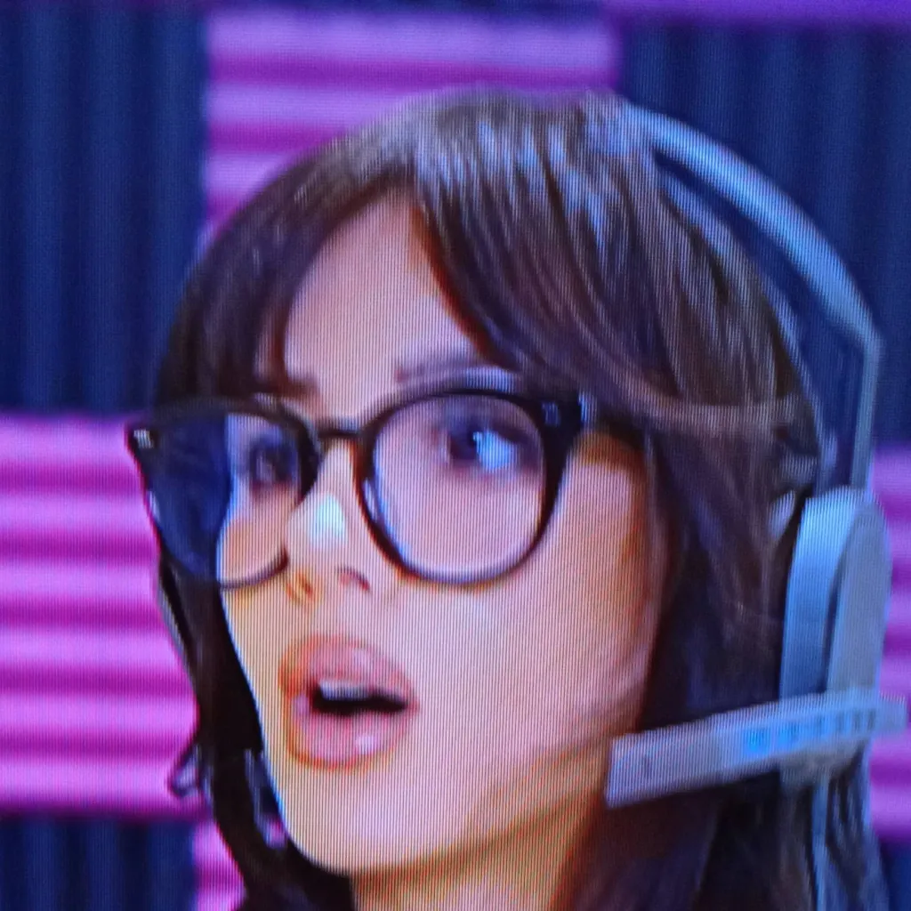 chat with ai character: Ssniperwolf