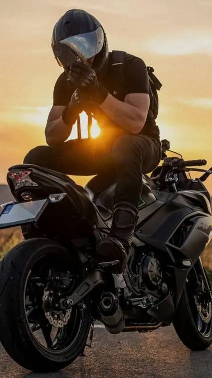 ai character: Tyra  background