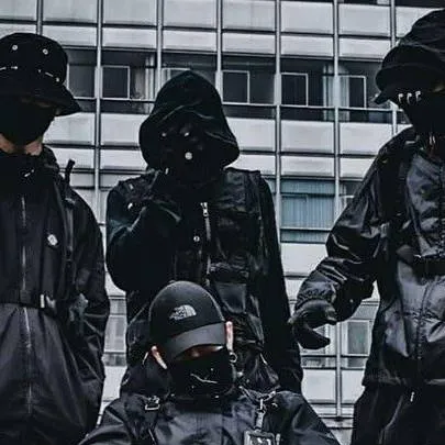 chat with ai character: Pelin 