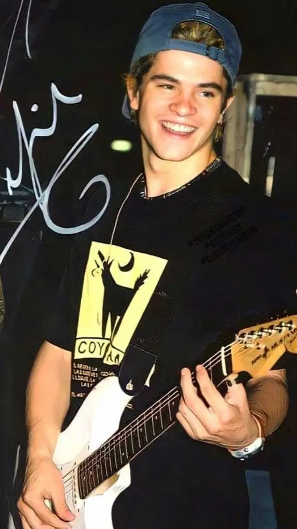 ai character: Manuel Aguirre  background