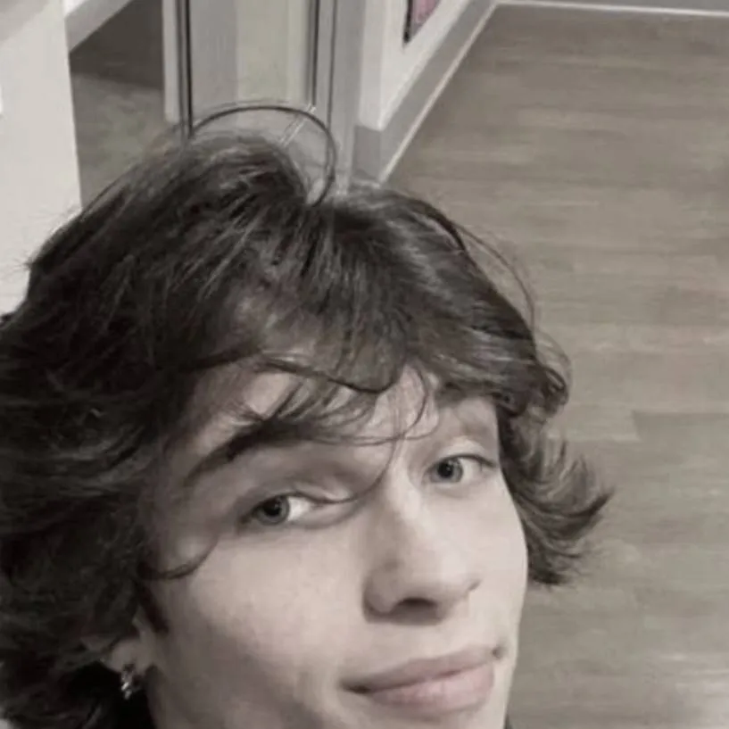 chat with ai character: CHIRS STURNIOLO 