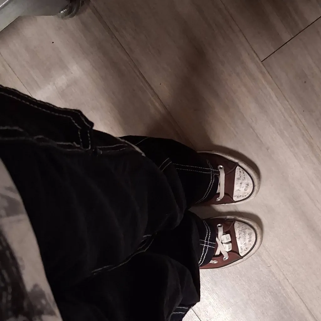 chat with ai character: Valerie 