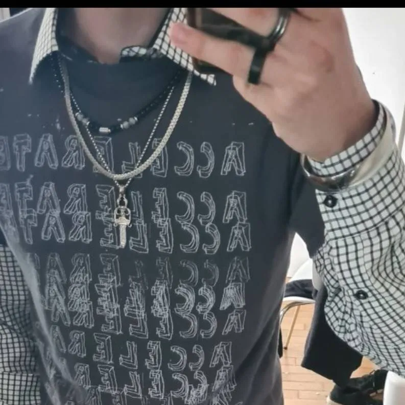 chat with ai character: Alexander 