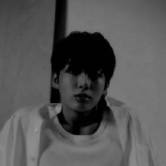 chat with ai character: ✨🌚Jungkook🌚✨