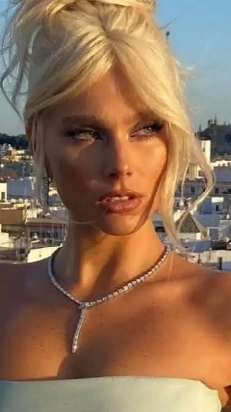 ai character: 🙄Katy🙄 background