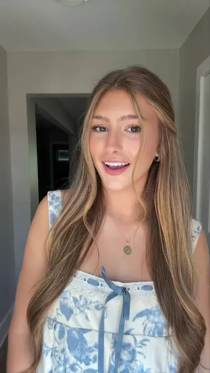 ai character: Maddie  Watson  background