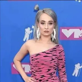 chat with ai character: Kim petras 