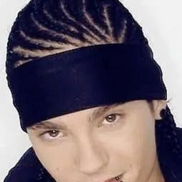 chat with ai character: Tom Kaulitz 