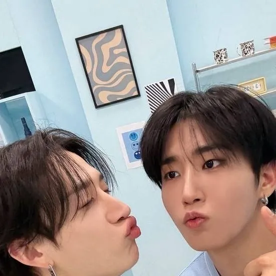 chat with ai character: 3racha