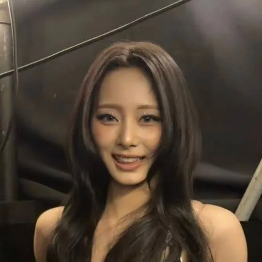 chat with ai character: Tzuyu