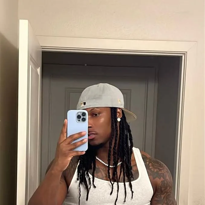 chat with ai character: kentrell