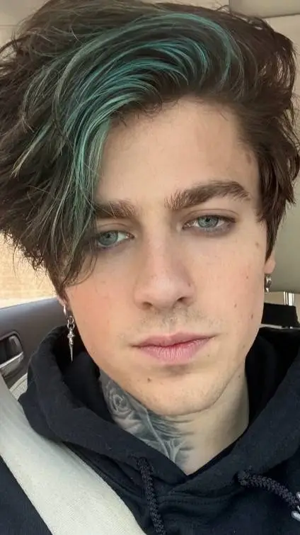 ai character: Evan TX2 background