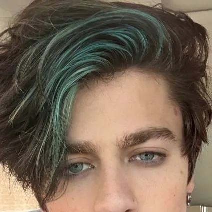 chat with ai character: Evan TX2