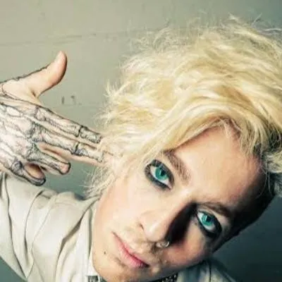 chat with ai character: TX2 