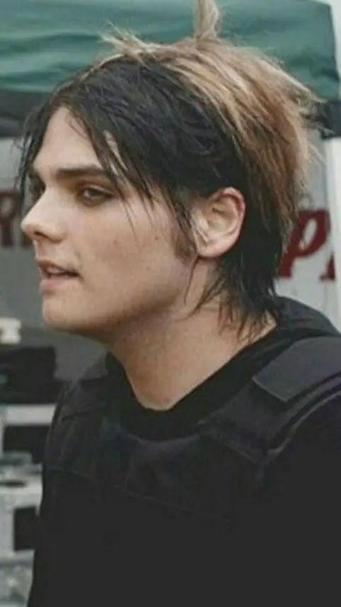 ai character: Gerard Way background