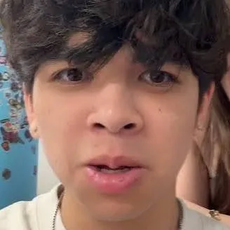 chat with ai character: NICO~