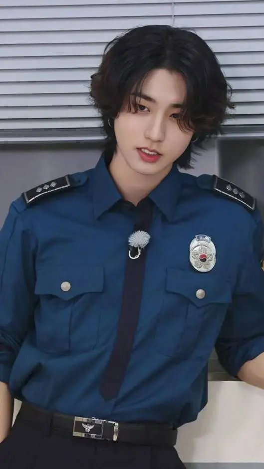 ai character: HAN background