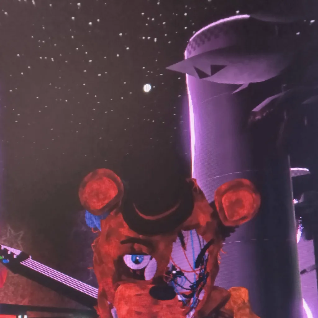 chat with ai character: La Freddy comb