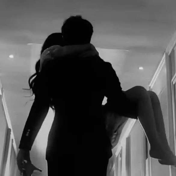 chat with ai character: (прошлое?) 