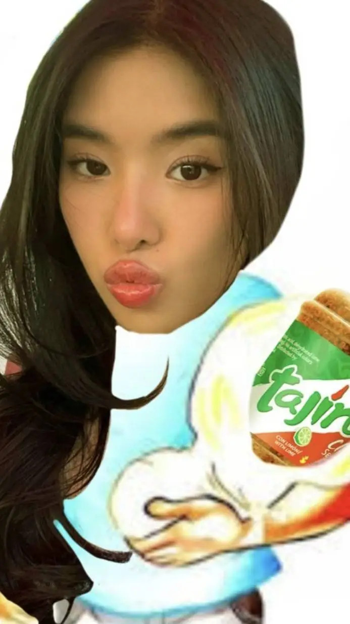 ai character: mama sophia background