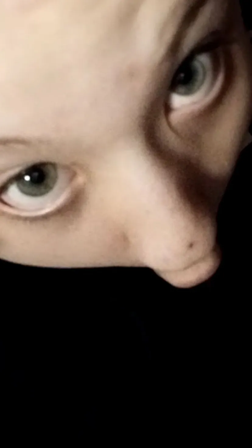 ai character: Milo background