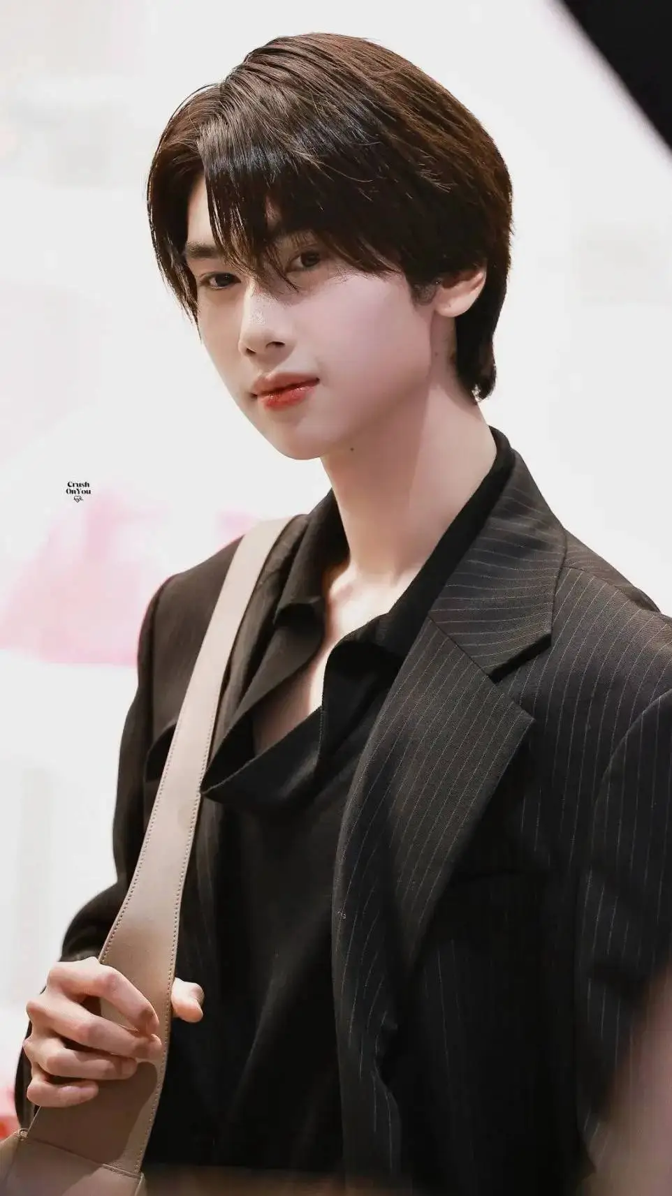 ai character: Dunk natachai ✨💕 background