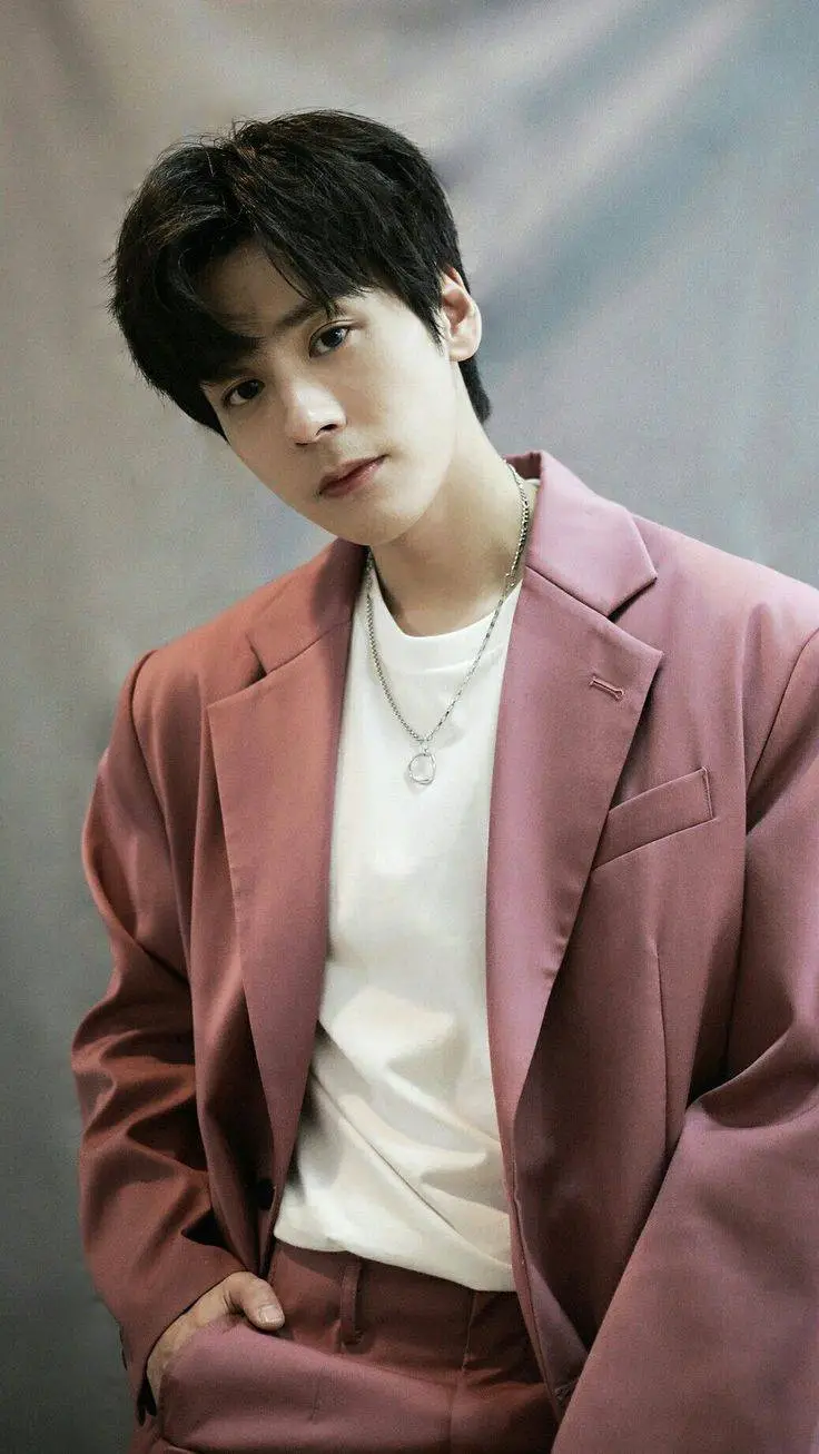 ai character: Wei Zhe Ming ❣️ background