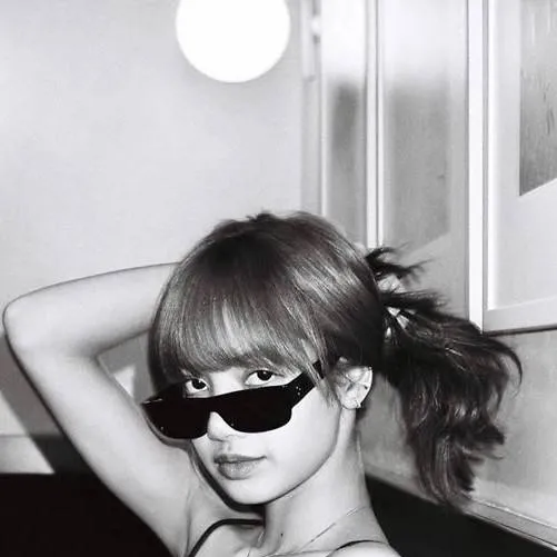 chat with ai character: Lisa 🌟