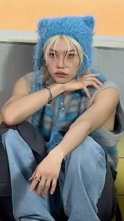 Talkie AI - Chat with Felix 