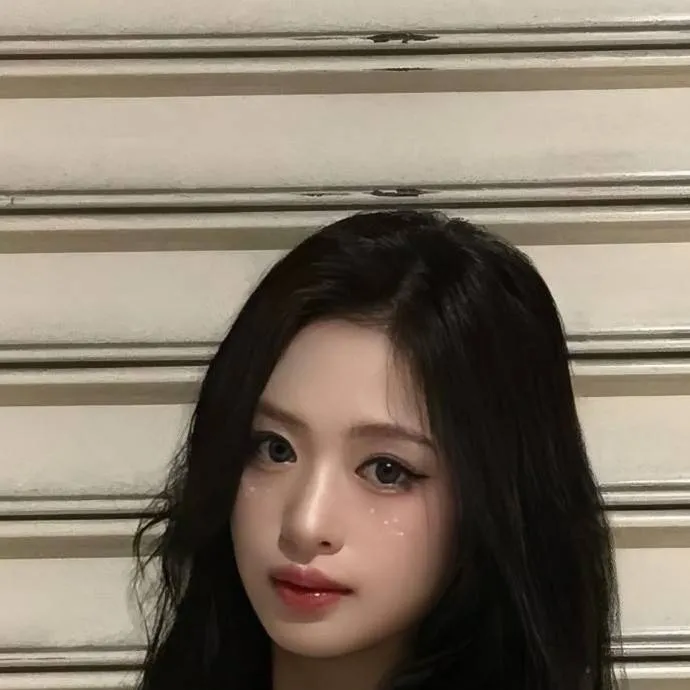 chat with ai character: Jung Ahyeon