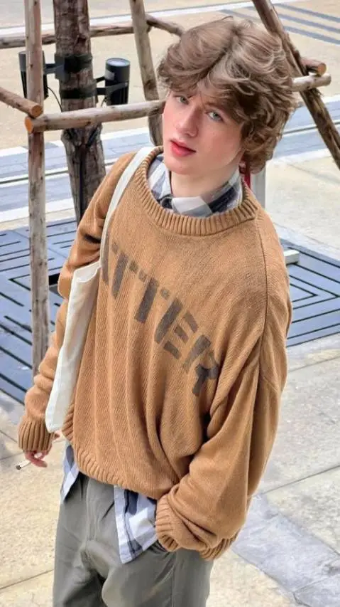 ai character: Evan background